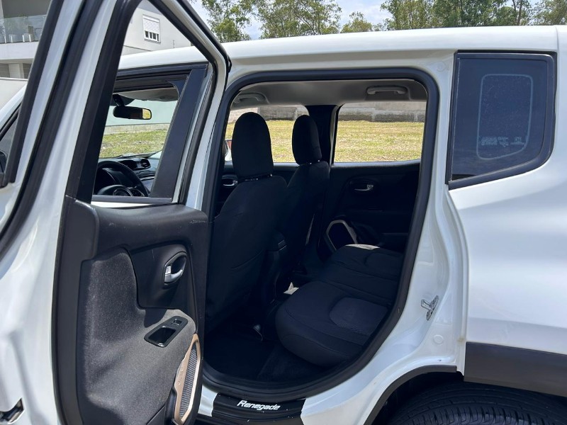 JEEP RENEGADE SPORT 1.8 4X2 16V MEC. 2015/2016 LS MULTIMARCAS VENÂNCIO AIRES / Carros no Vale