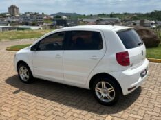 VOLKSWAGEN FOX 1.6 MI 8V TOTAL FLEX 2013/2014 NEURI VEÍCULOS LAJEADO / Carros no Vale