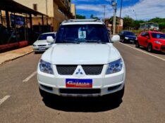 MITSUBISHI PAJERO TR-4 2.0 4X4 2010/2010 CRUZEIRO MULTIMARCAS CRUZEIRO DO SUL / Carros no Vale