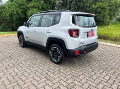 JEEP RENEGADE 2.0 16V TURBO DIESEL TRAILHAWK 4P 4X4 AUTOMÁTICO 2016/2016 ELY AUTOMÓVEIS LAJEADO / Carros no Vale