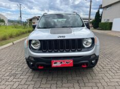 JEEP RENEGADE 2.0 16V TURBO DIESEL TRAILHAWK 4P 4X4 AUTOMÁTICO 2016/2016 ELY AUTOMÓVEIS LAJEADO / Carros no Vale