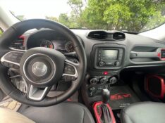 JEEP RENEGADE 2.0 16V TURBO DIESEL TRAILHAWK 4P 4X4 AUTOMÁTICO 2016/2016 ELY AUTOMÓVEIS LAJEADO / Carros no Vale