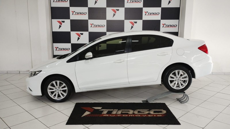 HONDA CIVIC 2.0 LXR 16V FLEX 4P AUTOMÁTICO 2014/2014 TIAGO AUTOMÓVEIS VENÂNCIO AIRES / Carros no Vale