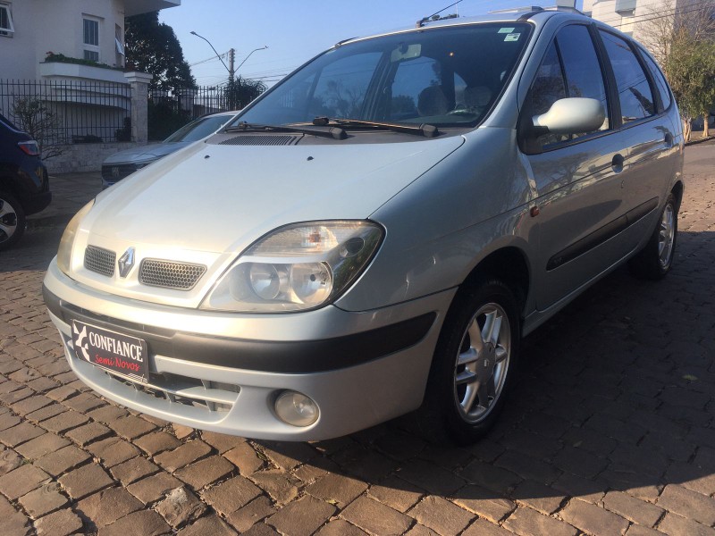 RENAULT SCENIC 1.6 EXPRESSION 16V 2001/2002 COMPLETO VEÍCULOS GUAPORÉ / Carros no Vale