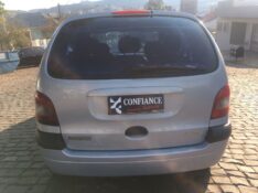 RENAULT SCENIC 1.6 EXPRESSION 16V 2001/2002 COMPLETO VEÍCULOS GUAPORÉ / Carros no Vale