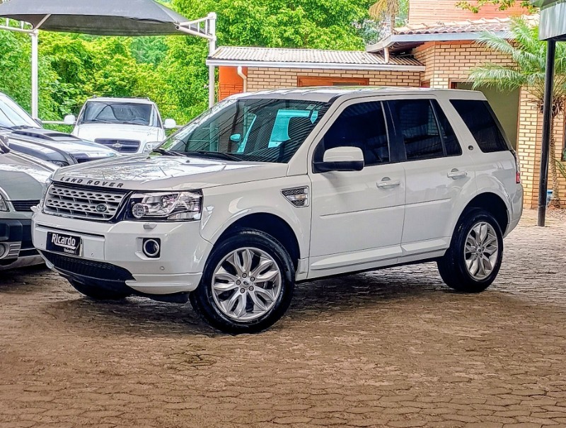 LAND ROVER FREELANDER 2 2.0 SE 16V 2013/2014 RICARDO VEÍCULOS TEUTÔNIA / Carros no Vale