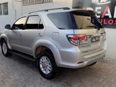 TOYOTA SW4 SRV 4X4 3.0 TURBO INTERCOOLER 16V /2015 IDEAL VEÍCULOS LAJEADO / Carros no Vale