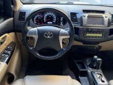 TOYOTA SW4 SRV 4X4 3.0 TURBO INTERCOOLER 16V /2015 IDEAL VEÍCULOS LAJEADO / Carros no Vale