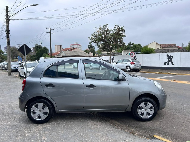 NISSAN MARCH S 1.6 16V FLEX 2011/2012 LS MULTIMARCAS VENÂNCIO AIRES / Carros no Vale