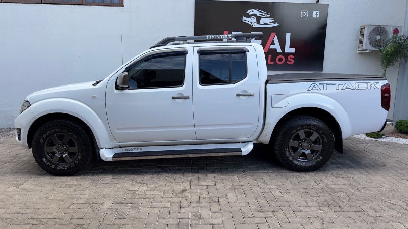 NISSAN FRONTIER 2.5 SV ATTACK 4X4 /2014 IDEAL VEÍCULOS LAJEADO / Carros no Vale