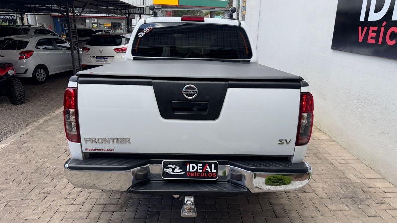 NISSAN FRONTIER 2.5 SV ATTACK 4X4 /2014 IDEAL VEÍCULOS LAJEADO / Carros no Vale