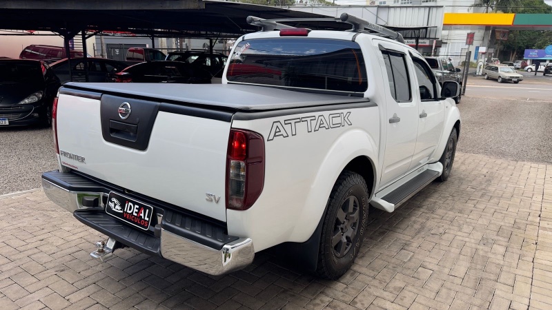 NISSAN FRONTIER 2.5 SV ATTACK 4X4 /2014 IDEAL VEÍCULOS LAJEADO / Carros no Vale