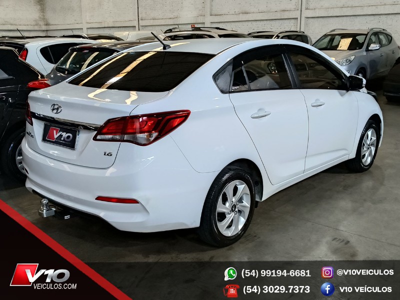 HYUNDAI HB20S 1.6 COMFORT PLUS 16V FLEX 4P MANUAL 2015/2016 V10 VEÍCULOS CAXIAS DO SUL / Carros no Vale