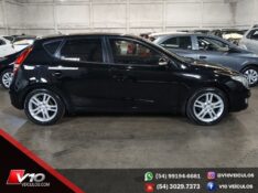 HYUNDAI I30 2.0 MPI 16V GASOLINA 4P MANUAL 2011/2012 V10 VEÍCULOS CAXIAS DO SUL / Carros no Vale