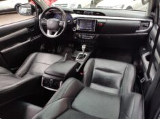 TOYOTA HILUX 2.8 SRX 4X4 CD 16V DIESEL 4P AUTOMÁTICO 2017/2017 ROSAUTO VEÍCULOS VENÂNCIO AIRES / Carros no Vale