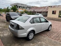 FORD FIESTA SEDAN SE 1.6 8V 2013/2014 AR MULTIMARCAS VENÂNCIO AIRES / Carros no Vale