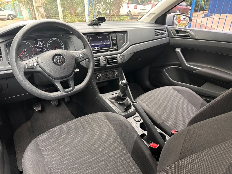 VOLKSWAGEN POLO 1.6 MSI 2021/2022 MENEGHINI VEÍCULOS ARROIO DO MEIO / Carros no Vale