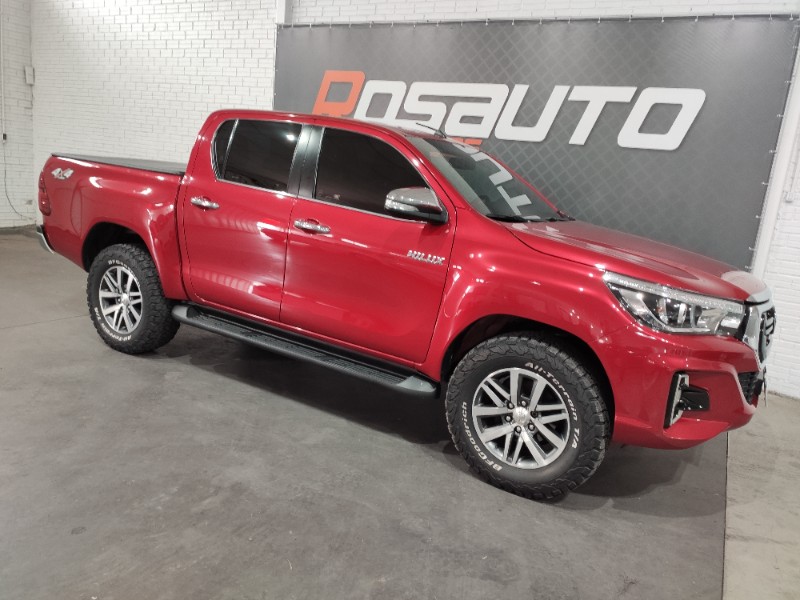 TOYOTA HILUX 2.8 SRX 4X4 CD 16V DIESEL 4P AUTOMÁTICO 2016/2016 ROSAUTO VEÍCULOS VENÂNCIO AIRES / Carros no Vale