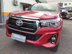 TOYOTA HILUX 2.8 SRX 4X4 CD 16V DIESEL 4P AUTOMÁTICO 2016/2016 ROSAUTO VEÍCULOS VENÂNCIO AIRES / Carros no Vale