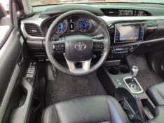 TOYOTA HILUX 2.8 SRX 4X4 CD 16V DIESEL 4P AUTOMÁTICO 2016/2016 ROSAUTO VEÍCULOS VENÂNCIO AIRES / Carros no Vale