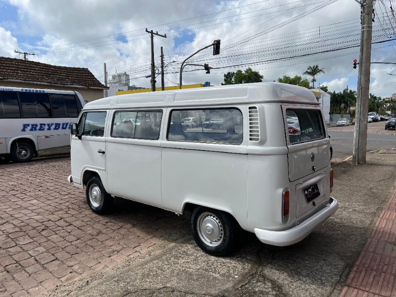 VOLKSWAGEN KOMBI STANDARD 1.6 8V 2003/2003 AR MULTIMARCAS VENÂNCIO AIRES / Carros no Vale