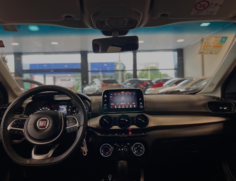 FIAT CRONOS 1.8 DRIVE 16V 2020/2020 LEHMEN VEÍCULOS VENÂNCIO AIRES / Carros no Vale