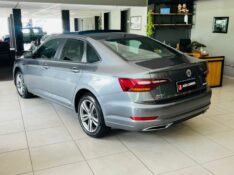 VOLKSWAGEN JETTA R-LINE 250 TSI 2019/2019 JOÃO CARROS MULTIMARCAS GUAPORÉ / Carros no Vale