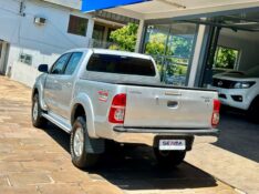 TOYOTA HILUX SRV 3.0 4X4 2013/2013 SÉTIMA VEÍCULOS GUAPORÉ / Carros no Vale