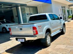 TOYOTA HILUX SRV 3.0 4X4 2013/2013 SÉTIMA VEÍCULOS GUAPORÉ / Carros no Vale