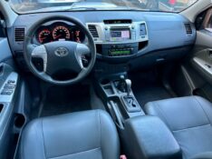 TOYOTA HILUX SRV 3.0 4X4 2013/2013 SÉTIMA VEÍCULOS GUAPORÉ / Carros no Vale