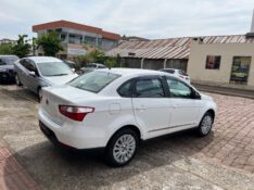 FIAT GRAND SIENA ESSENCE 1.6 16V 2015/2016 AR MULTIMARCAS VENÂNCIO AIRES / Carros no Vale