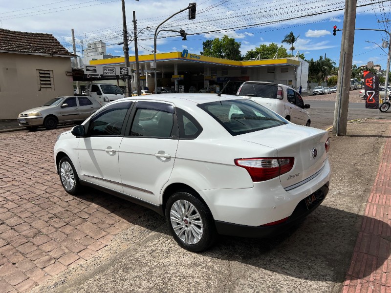 FIAT GRAND SIENA ESSENCE 1.6 16V 2015/2016 AR MULTIMARCAS VENÂNCIO AIRES / Carros no Vale