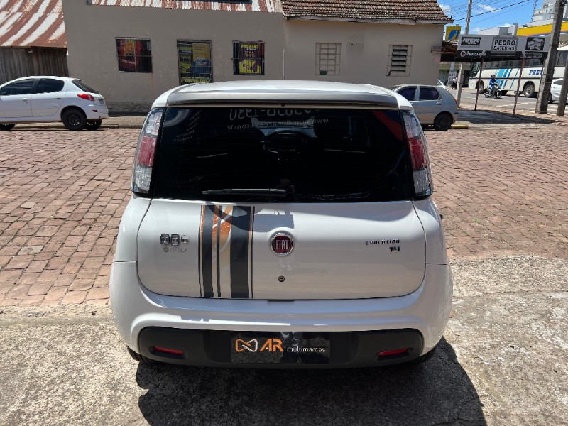 FIAT UNO EVOLUTION 1.4 8V FLEX 2014/2015 AR MULTIMARCAS VENÂNCIO AIRES / Carros no Vale