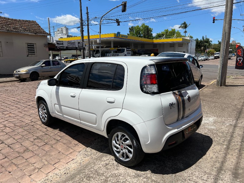 FIAT UNO EVOLUTION 1.4 8V FLEX 2014/2015 AR MULTIMARCAS VENÂNCIO AIRES / Carros no Vale