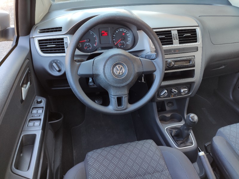 VOLKSWAGEN FOX TRENDLINE 1.0 2015/2015 ROSAUTO VEÍCULOS VENÂNCIO AIRES / Carros no Vale