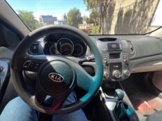 KIA CERATO 1.6 2010/2010 ELY AUTOMÓVEIS LAJEADO / Carros no Vale