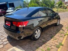 KIA CERATO 1.6 2010/2010 ELY AUTOMÓVEIS LAJEADO / Carros no Vale