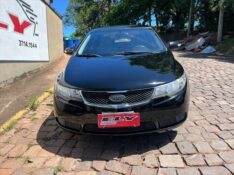 KIA CERATO 1.6 2010/2010 ELY AUTOMÓVEIS LAJEADO / Carros no Vale