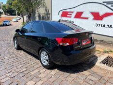 KIA CERATO 1.6 2010/2010 ELY AUTOMÓVEIS LAJEADO / Carros no Vale