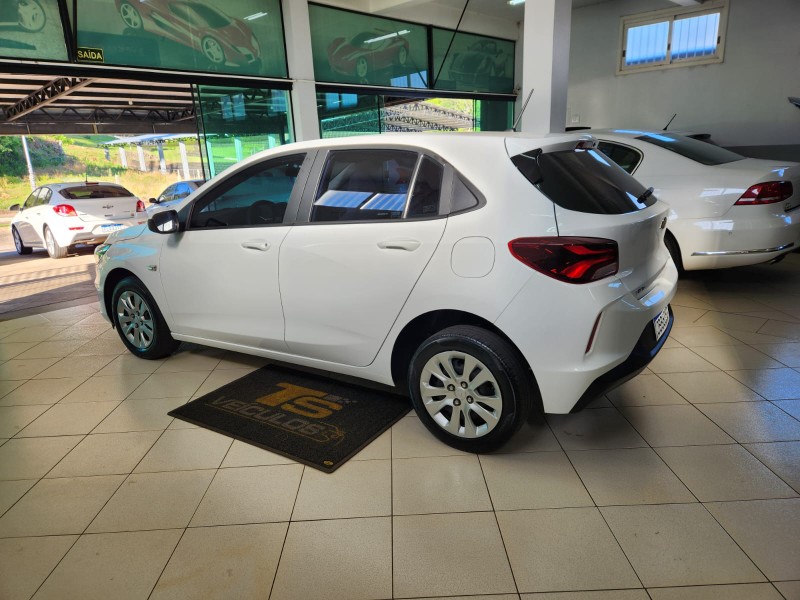 CHEVROLET ONIX LT 1.0 2021/2022 TS VEÍCULOS ANTA GORDA / Carros no Vale