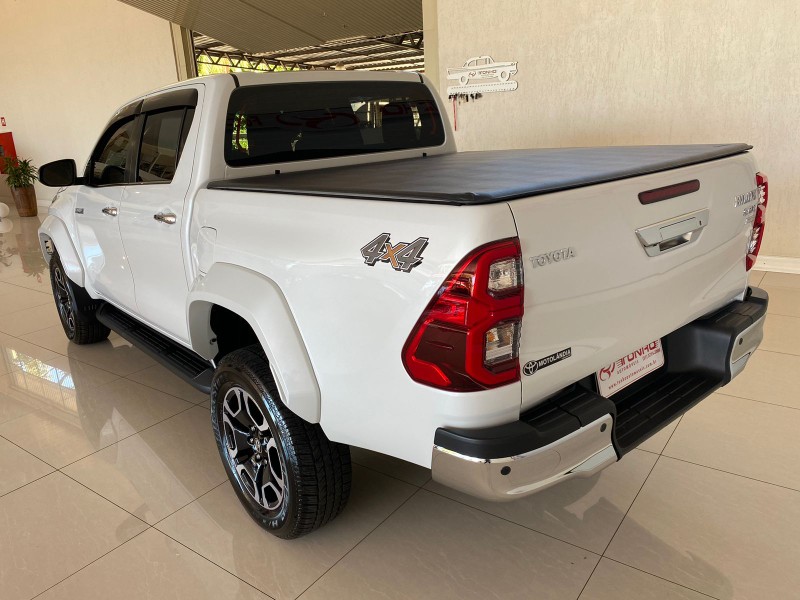 TOYOTA HILUX CD SRX 2.8 4X4 2018/2024 TONHO AUTOMÓVEIS LAJEADO / Carros no Vale