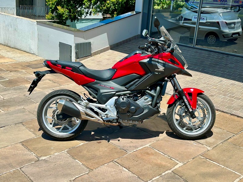 HONDA MOTOS NC 750X 2019/2020 SÉTIMA VEÍCULOS GUAPORÉ / Carros no Vale