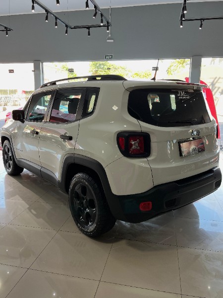 JEEP RENEGADE 1.8 16V SPORT 2016/2016 JM AUTOMÓVEIS VENÂNCIO AIRES / Carros no Vale