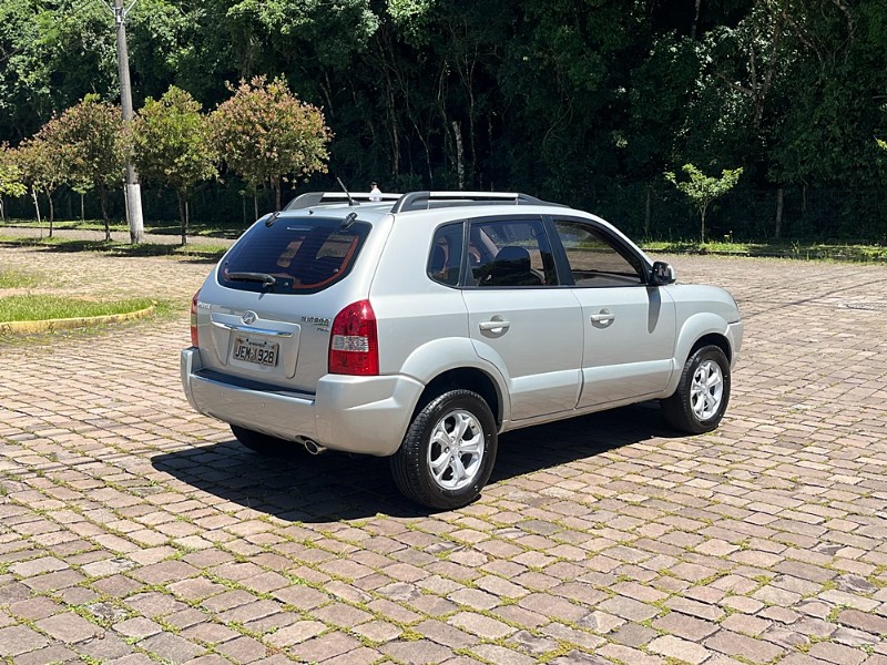 HYUNDAI TUCSON 2.0 MPFI GLS 16V 143CV 2WD FLEX 4P AUTOMÁTICO 2013/2013 BOSCO AUTOMÓVEIS GUAPORÉ / Carros no Vale