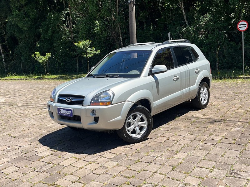 HYUNDAI TUCSON 2.0 MPFI GLS 16V 143CV 2WD FLEX 4P AUTOMÁTICO 2013/2013 BOSCO AUTOMÓVEIS GUAPORÉ / Carros no Vale