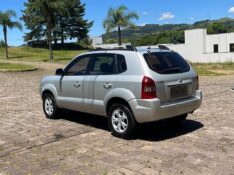 HYUNDAI TUCSON 2.0 MPFI GLS 16V 143CV 2WD FLEX 4P AUTOMÁTICO 2013/2013 BOSCO AUTOMÓVEIS GUAPORÉ / Carros no Vale