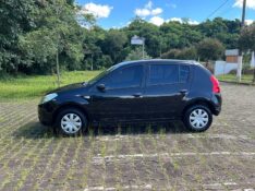 RENAULT SANDERO 1.0 AUTHENTIQUE 16V FLEX 4P MANUAL 2009/2009 BOSCO AUTOMÓVEIS GUAPORÉ / Carros no Vale