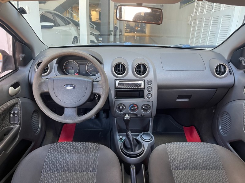 FORD FIESTA SEDAN 1.6 8V FLEX 2006/2006 BOSCO AUTOMÓVEIS GUAPORÉ / Carros no Vale