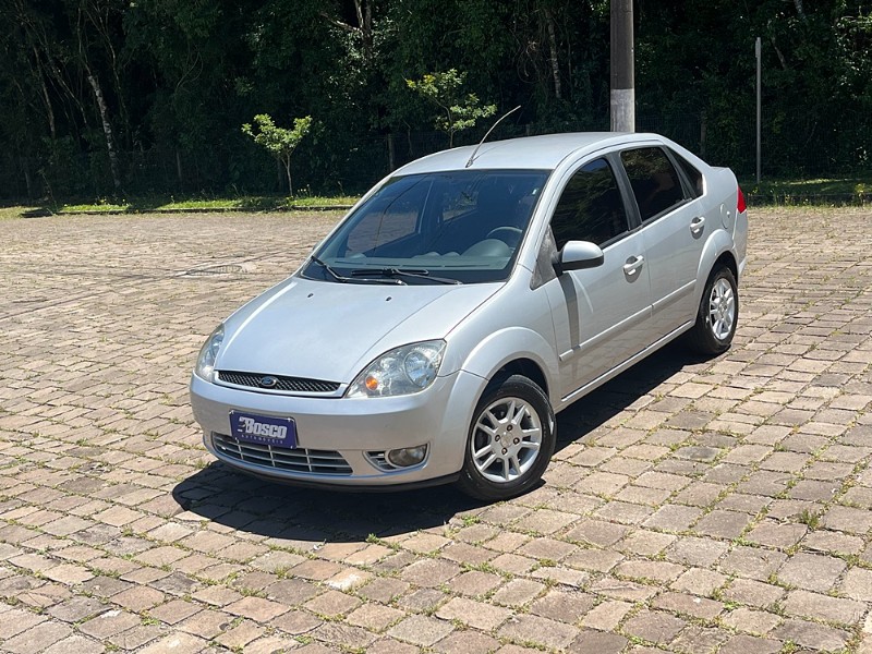 FORD FIESTA SEDAN 1.6 8V FLEX 2006/2006 BOSCO AUTOMÓVEIS GUAPORÉ / Carros no Vale