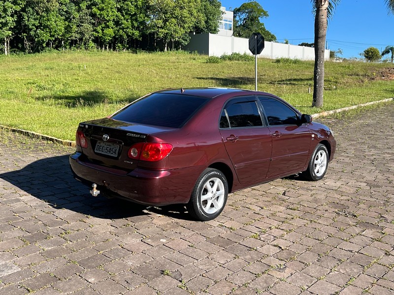 TOYOTA COROLLA 1.8 XEI 16V GASOLINA 4P AUTOMÁTICO 2004/2004 BOSCO AUTOMÓVEIS GUAPORÉ / Carros no Vale